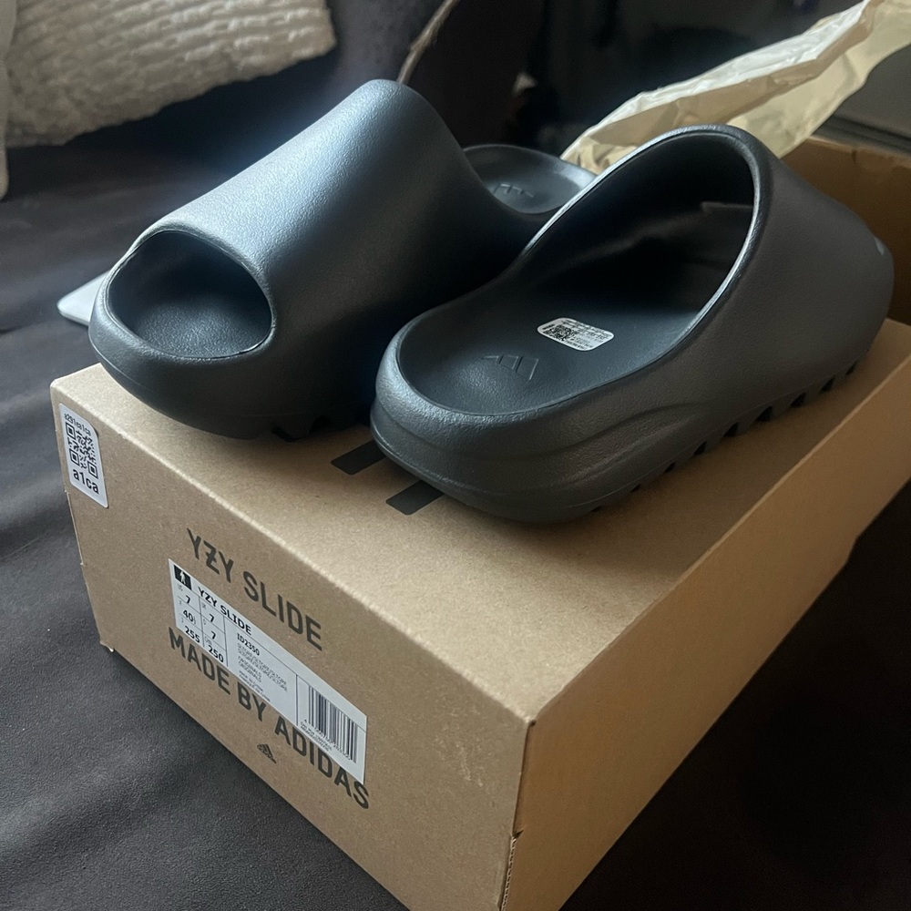 adidas YZY Slide Dark Gray